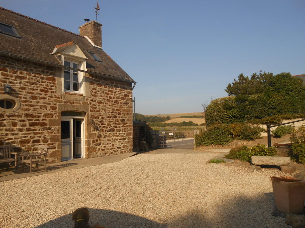 Le Jardin A Mordreuc Bed and Breakfast Pleudihen-sur-Rance Eksteriør billede